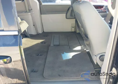 2010 Chrysler Town & Country Touring из США, поврежденный, VIN 2A4RR5D10AR221418